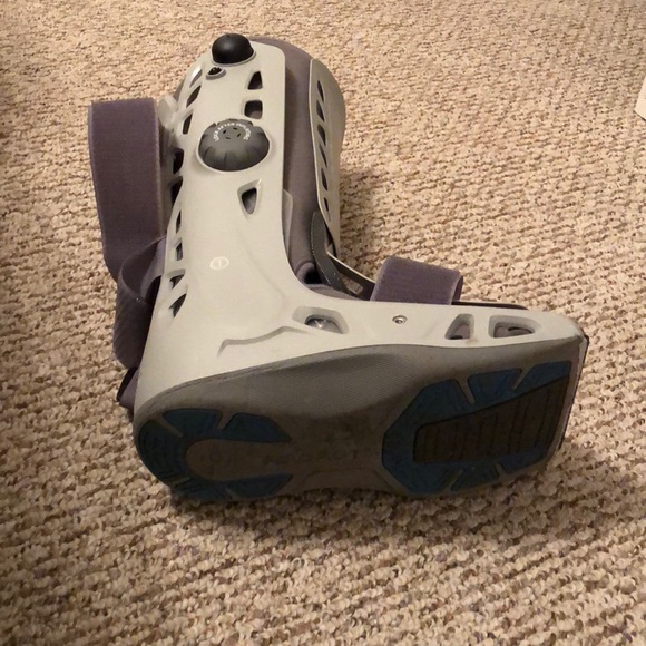 Boot for foot and ankle broken - Picture 4 of 4